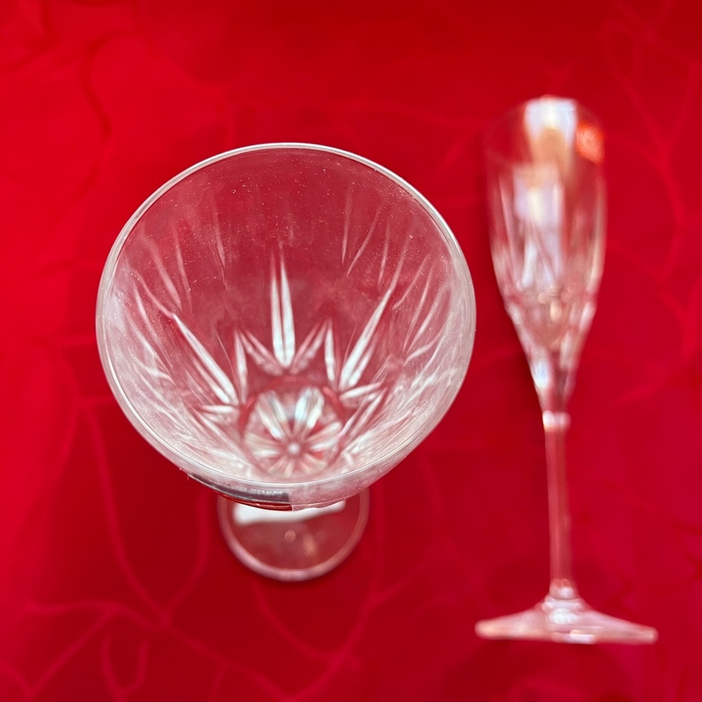 White Crystal Drinkware Elegant Dining Flutes - Picture 2 of 3